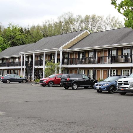Newbury Inn Brookfield Exterior foto