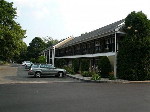 Newbury Inn Brookfield Exterior foto