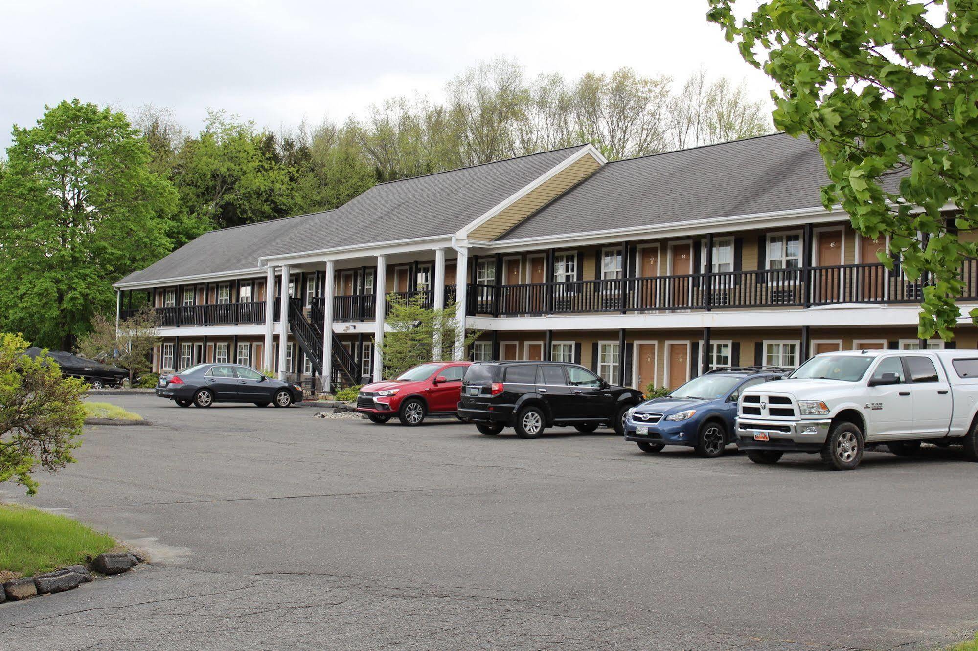 Newbury Inn Brookfield Exterior foto